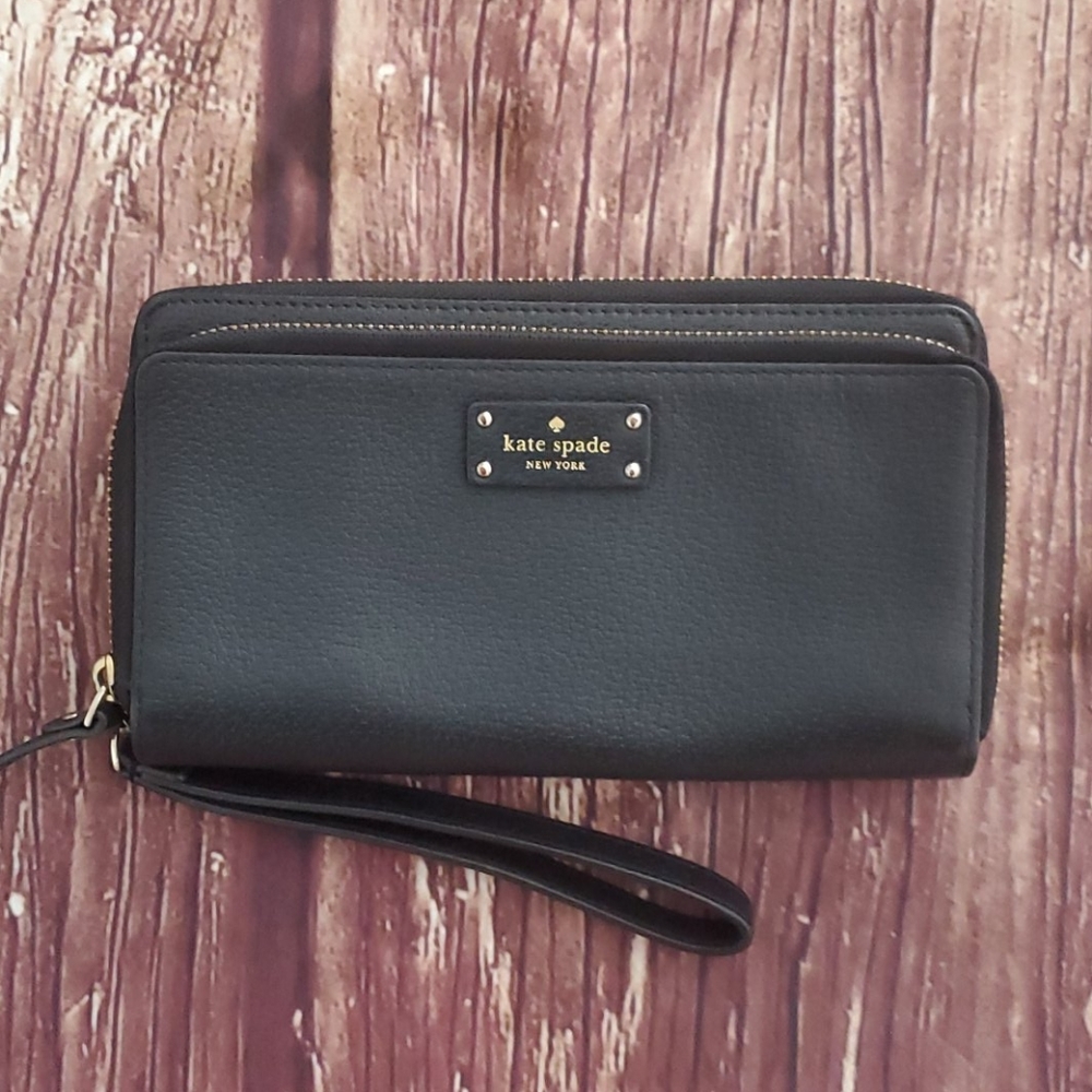 COPY - Kate Spade Jeanne Large Carryall Wristlet